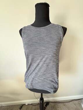 Athleta Gray Heathered Strappy Deep V-Back Muscle Tank Top
